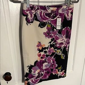 NWT - Size 2 White House Black Market Pencil Skirt